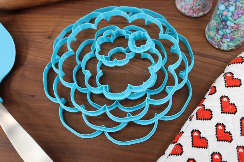 XL 8-Petal Flower Cookie Cutters - 8in through 1in Concentric Cutters gallery
