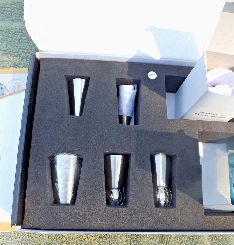 WOLFGANG PUCK RUSSIAN TIPS DECORATING 22 PIECE SET gallery