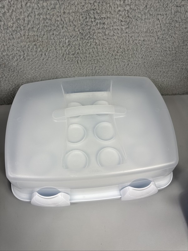 Wilton Ultimate 3 in 1 Caddy Cupcake Cake Holder Carrier Tote 18x14x5.5 USA 2012 gallery
