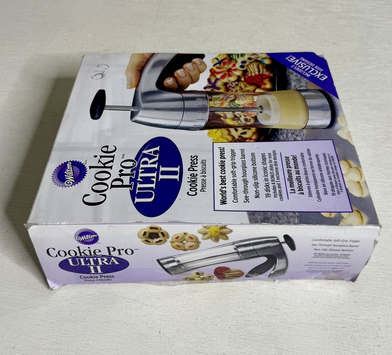 Wilton Cookie Pro Ultra II Cookie Press 19 Disks Pastries Pastry Dessert Baking gallery