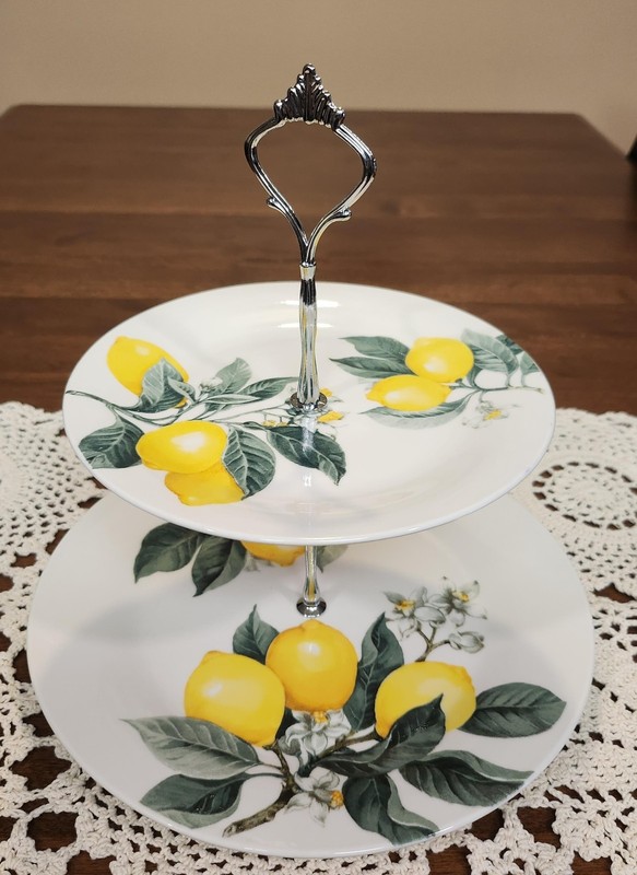 Lemon Cake Stand Listing for fatboy_3800