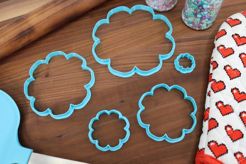 XL 8-Petal Flower Cookie Cutters - 8in through 1in Concentric Cutters gallery