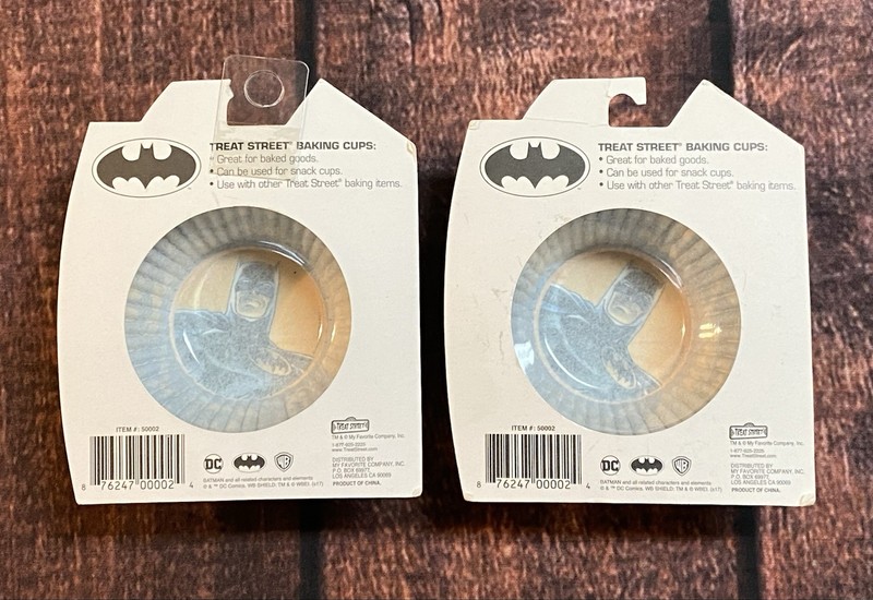 DC Batman Standard Paper Baking Cups/Liners Lot Of 2 (24 ct. per pack) New gallery