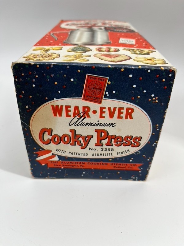 Vintage WearEver Aluminum Cooky (Cookie) Press incl 12 Shapes & recipe cards gallery
