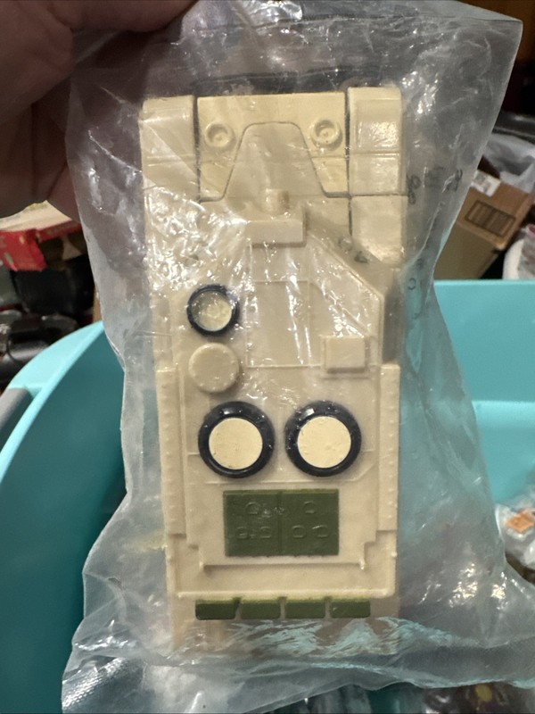 DECOPac Military TANK Transforming Robot Action Figure Cake Topper Toy 5 3/4 NEW