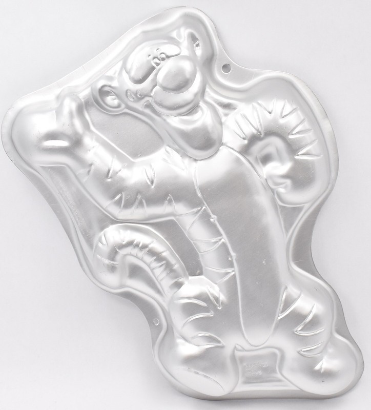 Winnie The Pooh Tigger Cake Pan Mold #2105-3001 Wilton 15″ x 10″