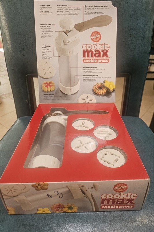 WILTON | VINTAGE Cookie Max Cookie Press | Cushion Grip 12 Disc Design | NIB gallery