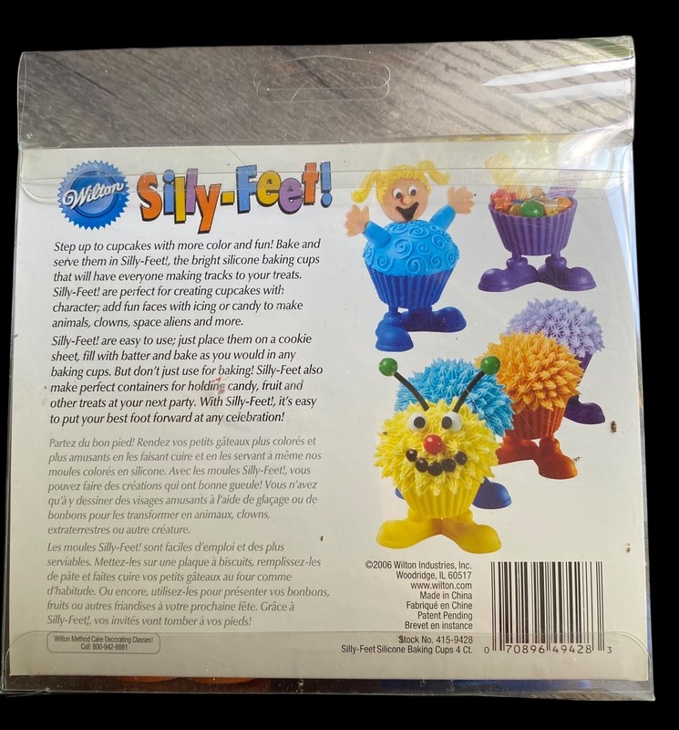 Wilton Silly Feet 4 Silicone Baking Cups , 4-Count gallery