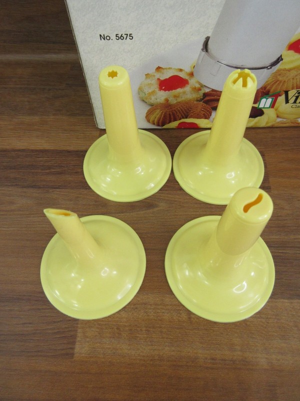 Villaware Classic Cookie Press Pro Spritz Holiday Christmas Baking Easy 5675 NEW gallery