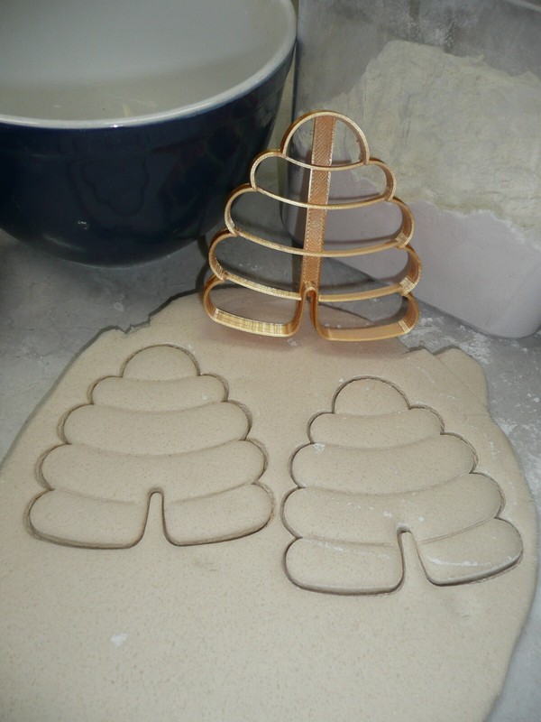 BEEHIVE HONEY BEE HIVE DETAILED COOKIE CUTTER MADE IN USA PR5062 gallery
