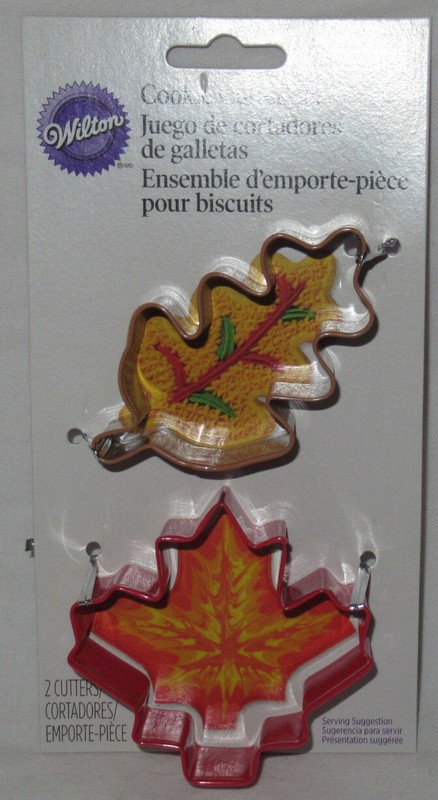 WILTON 2-Piece Cookie Cutter Set Metal AUTUMN Maple Oak Leaves Leaf recipe