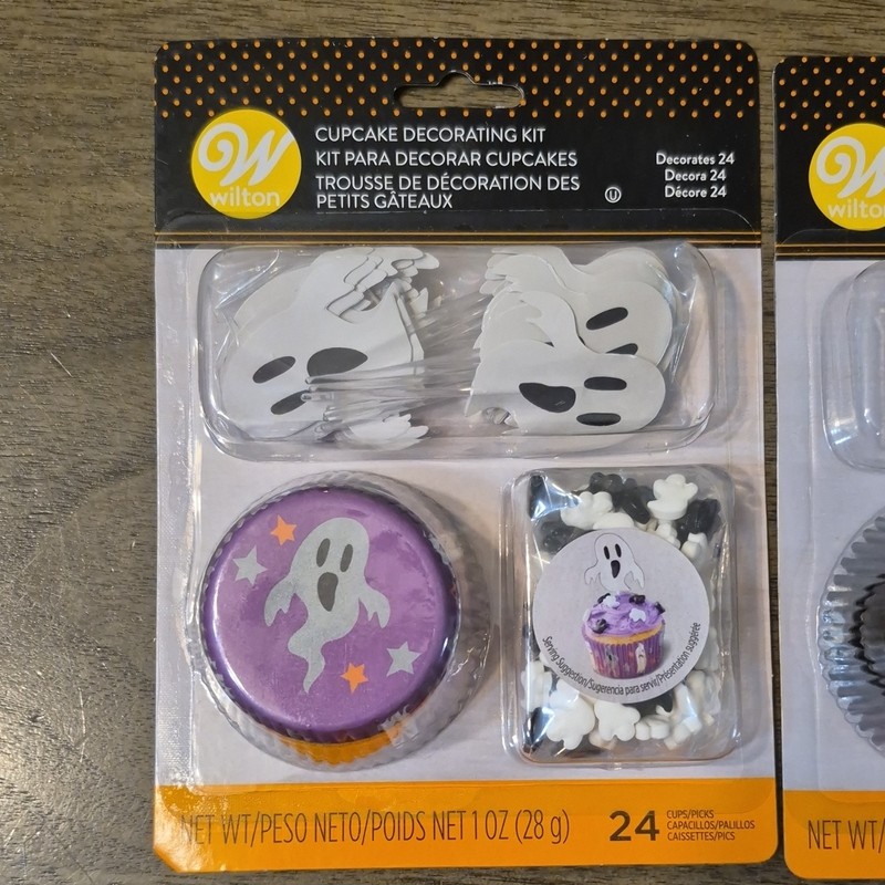 Wilton Halloween Cupcake Decorating Kit & Baking Cups Ghost Bat 24 & 100 Count gallery