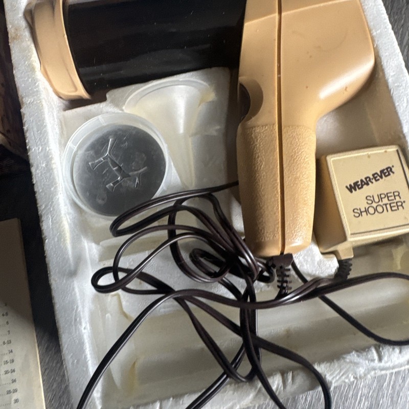Wear Ever Super Shooter Electric Cookie Pastry Press Gun In Box #70123 Vintage gallery
