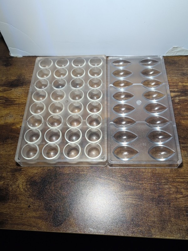 Lot of 7 Chocolate Molds Polycarbonate Greyas Martellato Shunda Goldbaking gallery