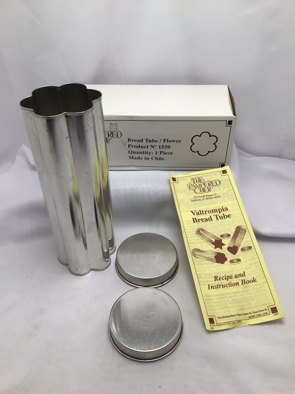 The Pampered Chef Valtrompia Bread Tube Flower Shape #1550 Fluted Open Box