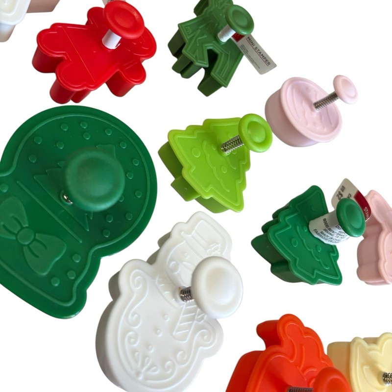 Plunger Cutters Set Lot of 12 Assorted Colors Christmas Easter New Cookies gallery