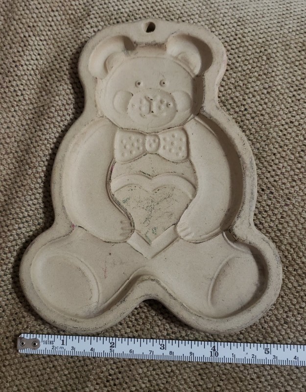 1991 THE PAMPERED CHEF Teddy Bear With Heart Stoneware Cookie Mold gallery