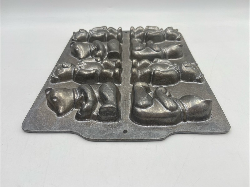 Vintage 3D Teddy Bear Mold Cast Craft Aluminum 8 Bears Mold gallery
