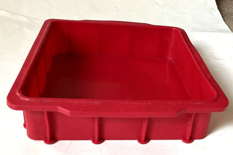 18 Wilton Reusable Silicone Baking Cups Cupcake Liners+ 8" Square Baking Pan gallery
