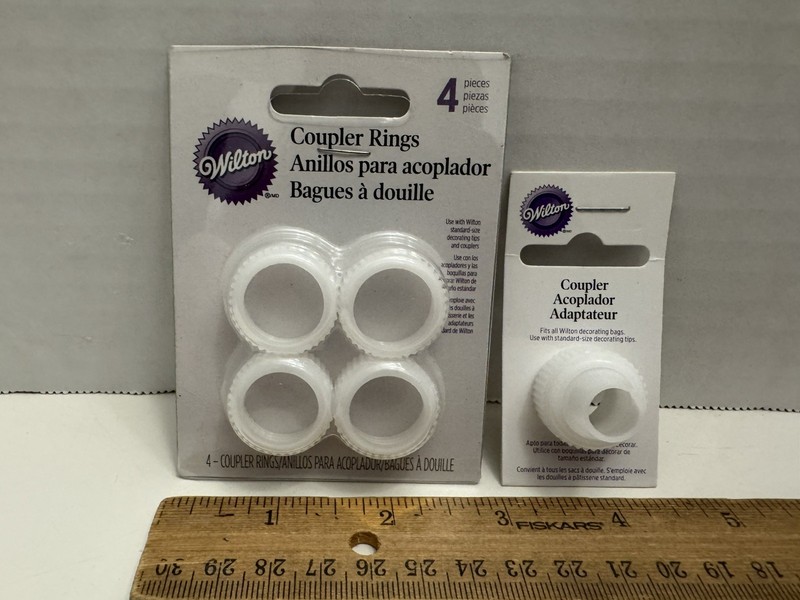 Wilton Cake Decorating Coupler + 4 Additional Coupler Rings, New