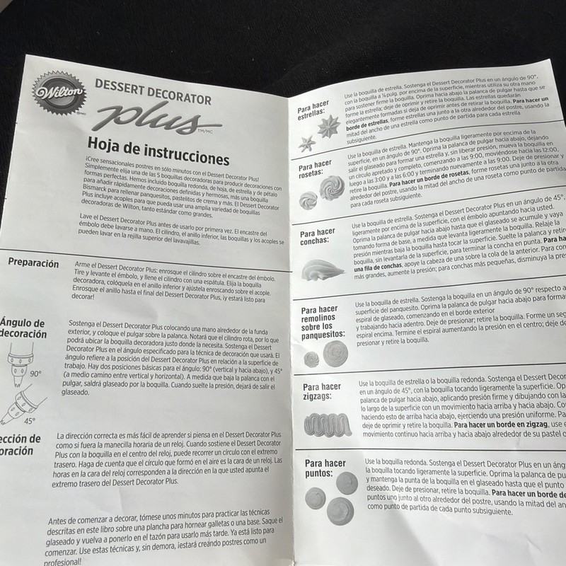 Wilton Dessert Decorator Plus/New In Box 5-Tips, 2-Couplers Cake Icing Tool gallery
