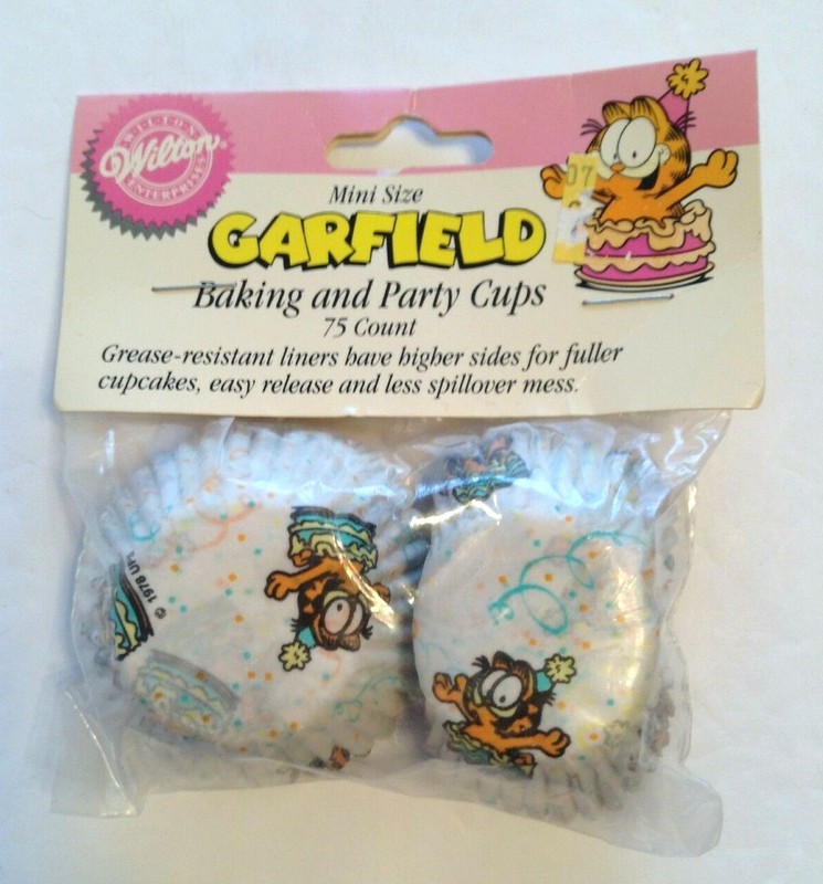 Wilton Garfield The Cat MINI Muffin Cups Birthday 1991 1.25″ Dia 75 Count NEW OS
