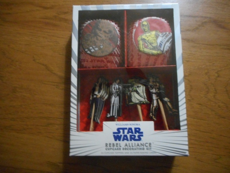 STAR WARS Rebel Alliance Cupcake Decorating Kit (NEW) 24 TOPPERS & 24 LINERS