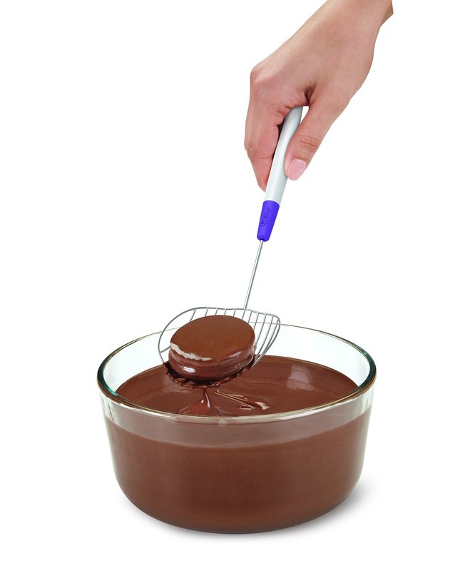 Wilton Candy Melts Stainless Steel Dipping Scoop (4-Pack) gallery