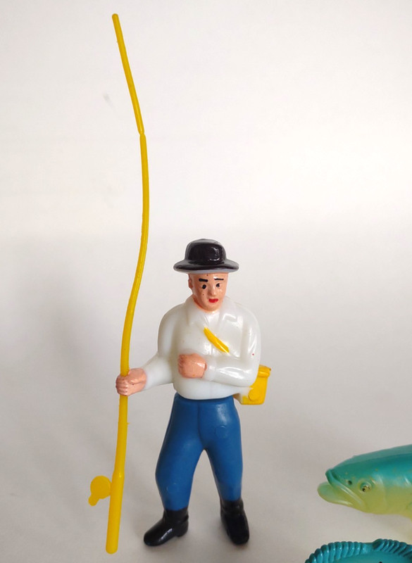 3 Vintage Plastic Fish Fisherman Cake Toppers gallery
