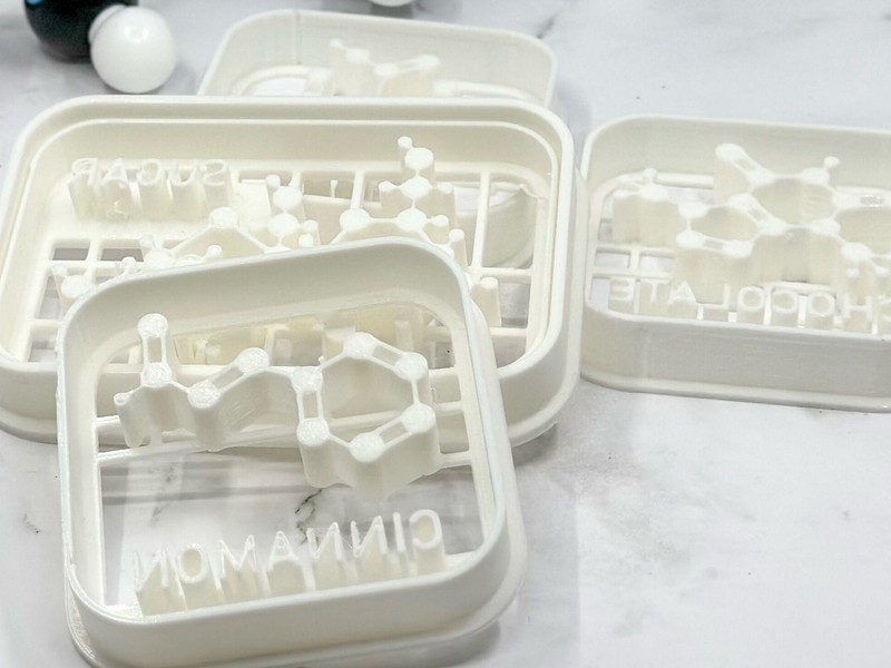 Cookie Cutter set of 4 Actual Molecules [Sugar] [Chocolate] [Cinnamon] [Lemon] gallery