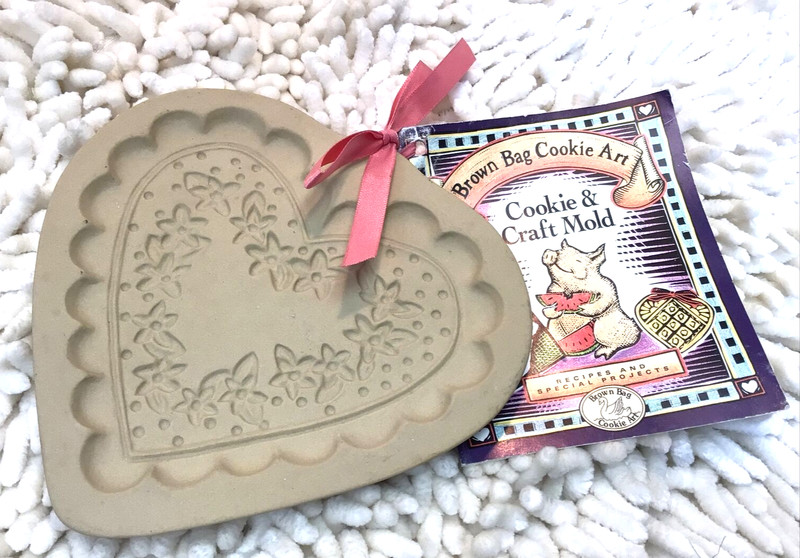 Brown Bag Cookie Art Heart Mold 1996 Flower Floral Recipe Book Paper Casting