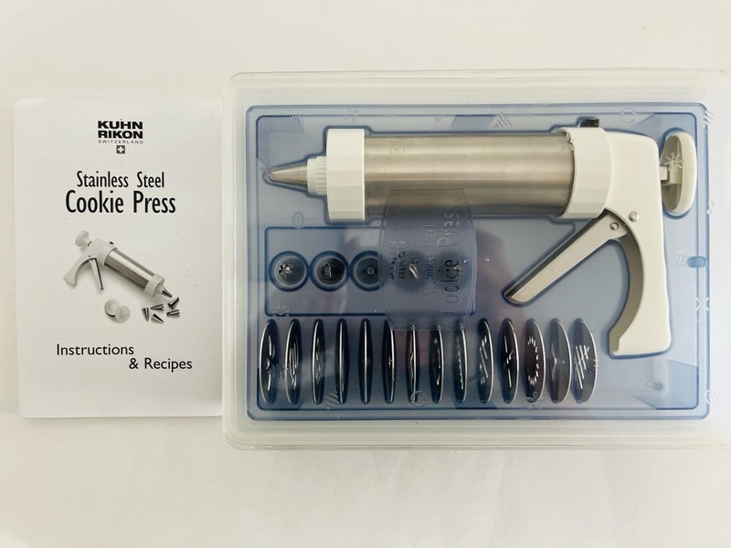 KUHN RIKON STAINLESS STEEL COOKIE PRESS IN STORAGE BOX 14 MOLDS 6 TIPS