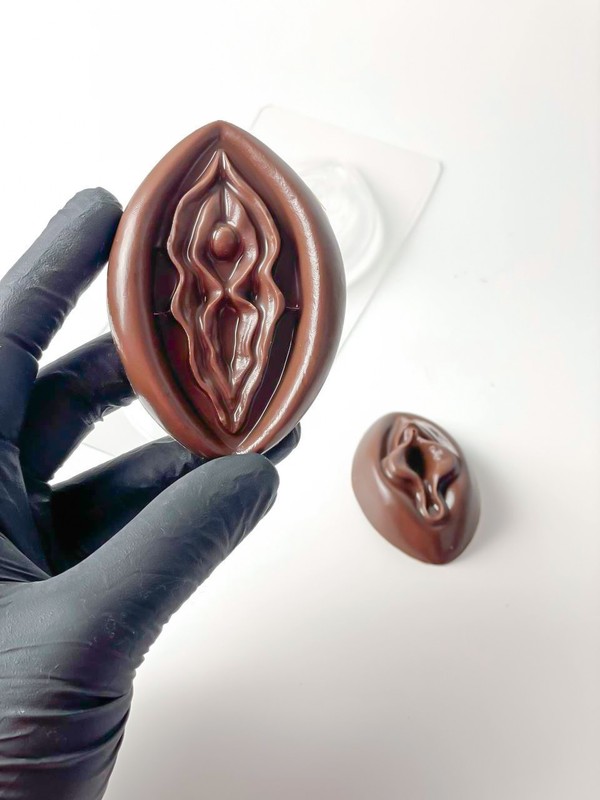 Mold for chocolate "Vagina". Plastic mold for chocolate confectionery gallery