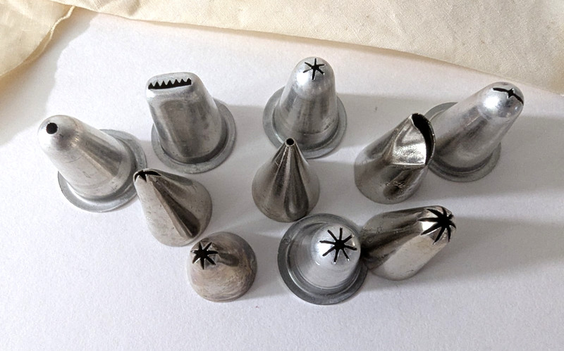 Vintage 14-Piece Icing Set Unknown Brand, Metal Syringe & Tips, Waxed Cloth Bags gallery