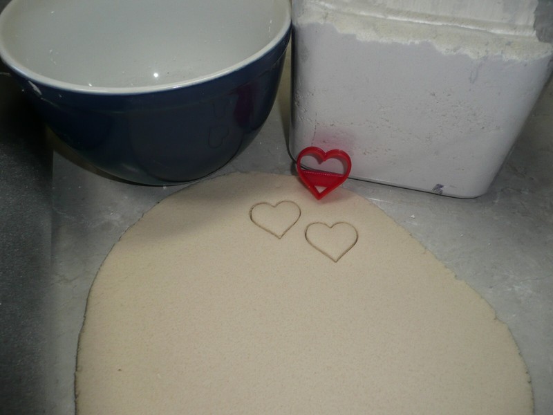 HEART SHAPE CENTER FOR JAM FILLED LINZER COOKIE CUTTER MADE IN USA PR5134 gallery