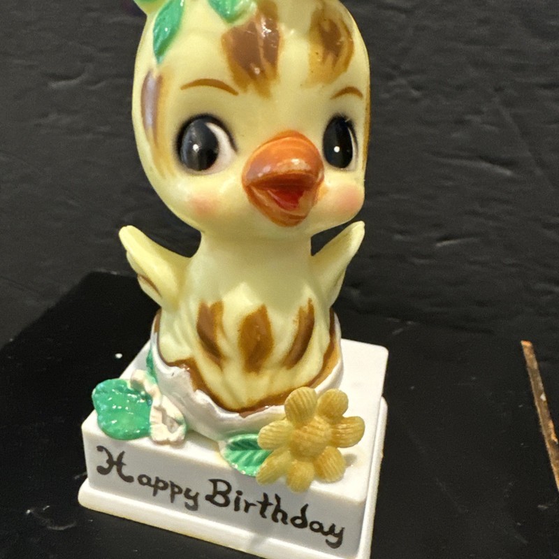 VTG Wilton Sugar Plum Cake Topper Happy Birthday Chick Plastic 4” 1970s gallery