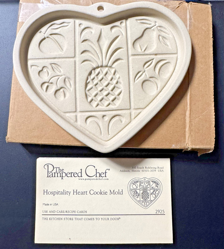 Pampered Chef 2001 Hospitality Heart 6″ Clay Cookie Mold Press New in Box