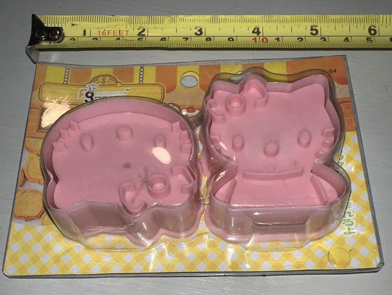 RARE Hello Kitty Plastic Cookie Cutter Sandwich Mold Stamp Set Japan Package 4pc gallery