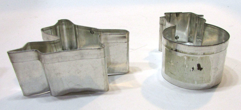 Two Old 1980's 3" Tin Christmas Cookie Cutters Vintage Snowman Santa's Sleigh gallery