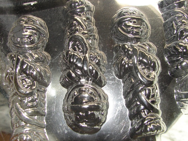 Wilton candy molds, lot of 3 Santa Lollipop, Mummy Lollipop. and Sea Shell Candy gallery