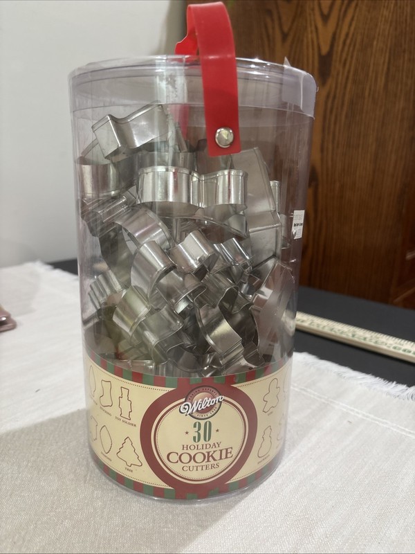 Wilton 30pc Holiday Metal Cookie Cutters Set, Assorted Shapes, Reusable