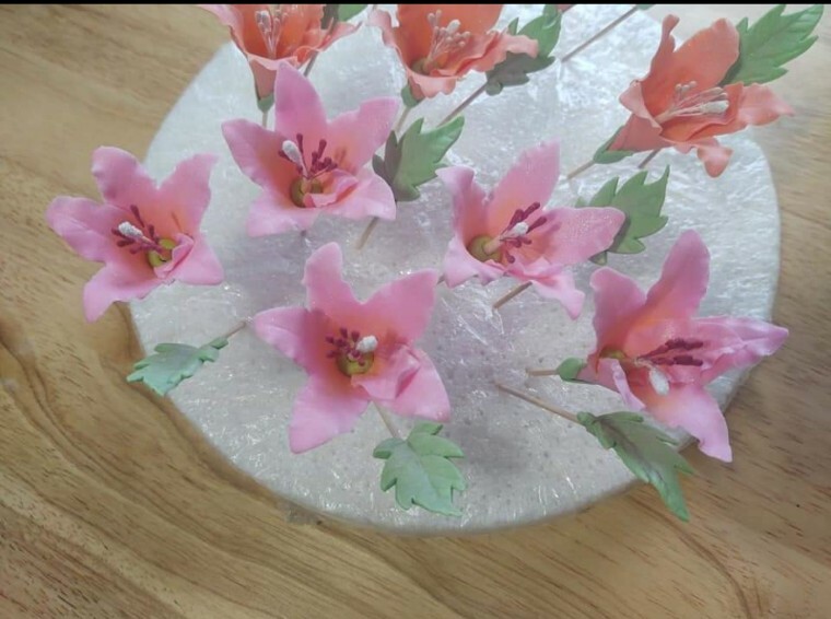 6 GUM PASTE FLOWERS & LEAVES: Choose Your Color(s) - Decorate your Own Cakes gallery