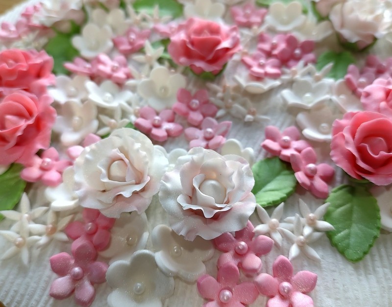 GUM PASTE ROSE ASSORTMENT CAKE DECORATING KIT: Decorate Your Own Cake/Cupcakes!! gallery