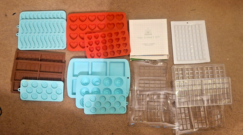 LOT 19 CANDY/BAKING MOLDS HERBHER GUMMY KIT SILICONE PLASTIC CHOCOLATE