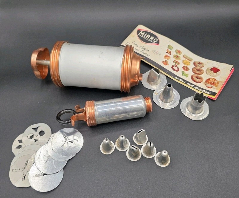 Mirro Cooky-Pastry Press and Decorator Set 23 Pieces w/ Extras Discs
