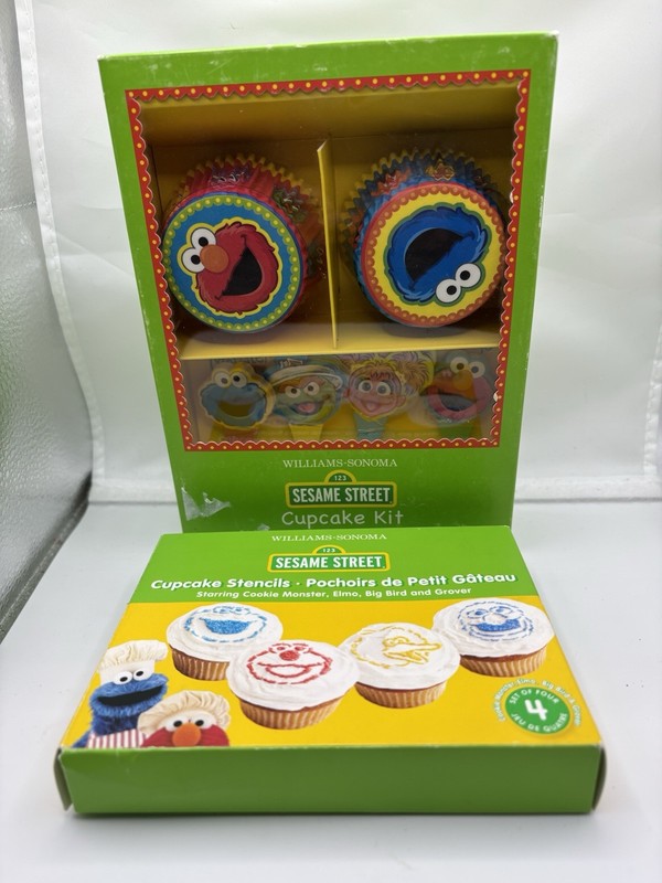 2012 Williams Sonoma Sesame Street 24 Cupcake Liners & Picks & 4 Stencils NIP