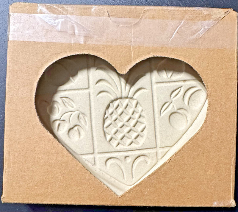 Pampered Chef 2001 Hospitality Heart 6" Clay Cookie Mold Press New in Box gallery