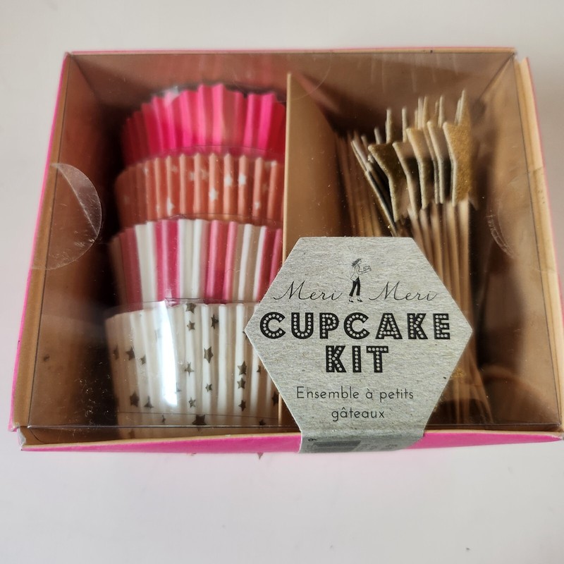 Meri Meri Cupcake Kit -BARBIE PINK- 48 pink liners & 24 glitter star toothpick