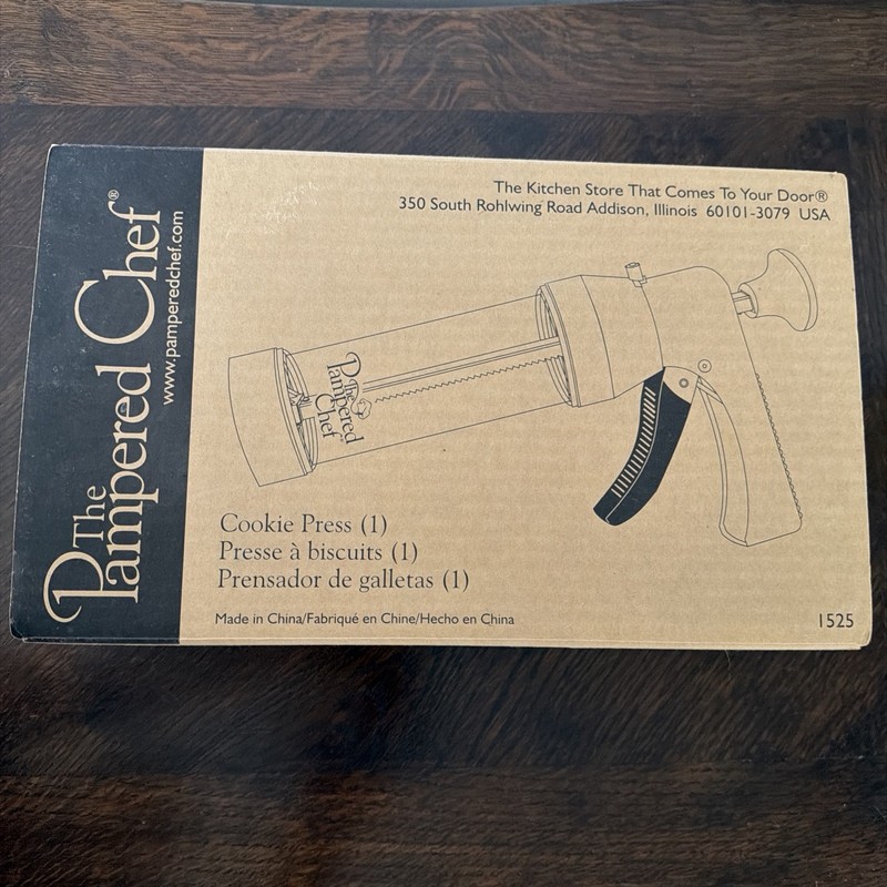 Pampered Chef Cookie Press 1525 16 Disks Designs Spritz Cookies New in Box WHITE gallery