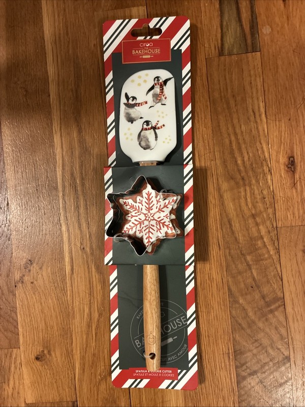 The Bakehouse Holiday Penguin Spatula & Cookie Cutter Set